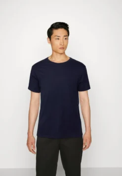 Pier One 7 Pack - T-Shirt Basic - Black/Dark Blue/Dark Green 16 Pier One 7 Pack - T-Shirt Basic - Black/Dark Blue/Dark Green -Pier One Verkoop 00a032525a274e1a8a895d585312b1ff scaled