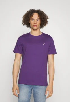 Pier One Unisex 5 Pack - T-Shirt Basic - Light Blue/Purple/White -Pier One Verkoop 095b9a3674da4547b14b54174212bae2 scaled