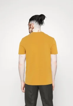 Pier One 7 Pack - T-Shirt Basic - White/Yellow/Lilac -Pier One Verkoop 2a77106794594a33b87e24ad7647e33d scaled