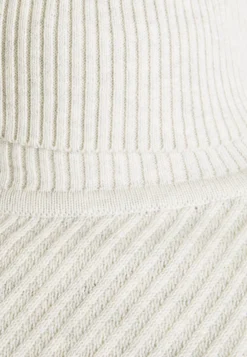 Pier One Trui - Off-White 14 Pier One Trui - Off-White -Pier One Verkoop 2feb22e98cd24316871789f59194be53 scaled