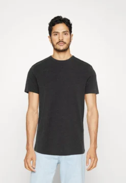 Pier One 5 Pack - T-Shirt Basic - White/Off-White/Lilac -Pier One Verkoop 32fc02ea853a4fcd806c650af7f948e0 scaled