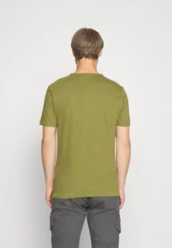 Pier One T-Shirt Basic - Green 7 Pier One T-Shirt Basic - Green -Pier One Verkoop 439e028c869f4341a971fc3951b875b6 scaled