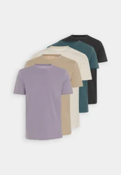 Pier One 5 Pack - T-Shirt Basic - White/Off-White/Lilac -Pier One Verkoop 457fc2dd907744f0aad3de7198ff6a0b scaled