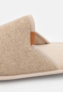 Pier One Pantoffels - Beige -Pier One Verkoop 4bb8e183218649be8d160cd154643fa0 scaled