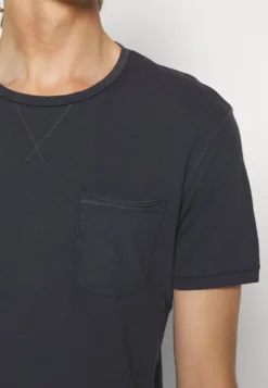 Pier One Garment Tee - T-Shirt Basic - Dark Blue 9 Pier One Garment Tee - T-Shirt Basic - Dark Blue -Pier One Verkoop 4c19e0769c0845c8850e7b85a7aad063 scaled