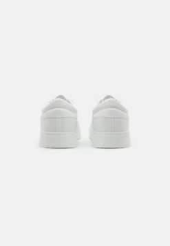 Pier One Unisex - Sneakers Laag - White -Pier One Verkoop 4e6d0b3f652c4694913e27db7a36e350 scaled
