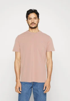 Pier One 5 Pack - T-Shirt Basic - Off-White/Lilac/Light Red 14 Pier One 5 Pack - T-Shirt Basic - Off-White/Lilac/Light Red -Pier One Verkoop 5ba0b11c1e774374bfe0a2812c216468 scaled