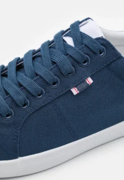 Pier One Sneakers Laag - Dark Blue 11 Pier One Sneakers Laag - Dark Blue -Pier One Verkoop 64b0acd7de284ef69a9d839683b159e9 scaled