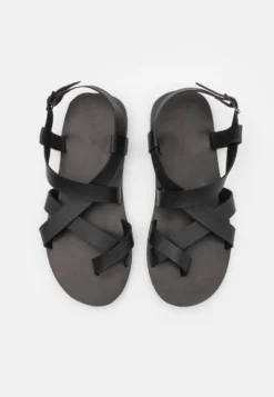 Pier One Teensandalen - Black 9 Pier One Teensandalen - Black -Pier One Verkoop 6818b30d26474e658a275654bdec1e84 scaled