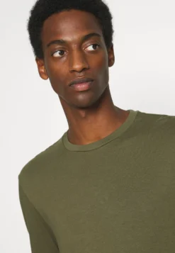 Pier One Longsleeve - Black/Dark Grey/Olive -Pier One Verkoop 74db2bd0cf184eec91d2263c1009cdf1 scaled