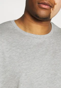 Pier One 5 Pack - T-Shirt Basic - Khaki/Grey/Dark Blue 11 Pier One 5 Pack - T-Shirt Basic - Khaki/Grey/Dark Blue -Pier One Verkoop 8700a41455ac40399e0ba0b358a0a801 scaled