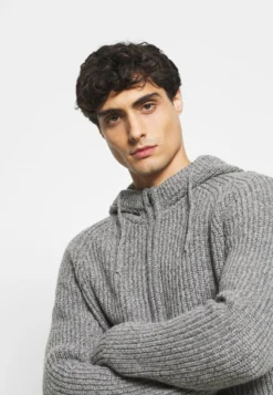 Pier One Vest - Mottled Light Grey