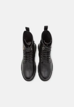 Pier One Leather - Veterboots - Black 9 Pier One Leather - Veterboots - Black -Pier One Verkoop 926c2a40606144d7a6f804f59f0a41e0 scaled