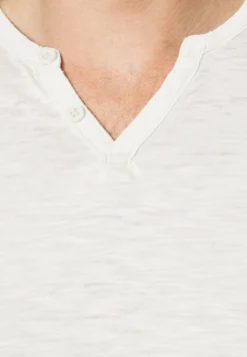 Pier One T-Shirt Basic - Off-White 9 Pier One T-Shirt Basic - Off-White -Pier One Verkoop 98d0da50953649dd880949f058c3b43f scaled