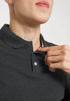 Pier One Poloshirt - Dark Grey 15 Pier One Poloshirt - Dark Grey -Pier One Verkoop a7d4850d28aa4768828d743832f2c42f scaled