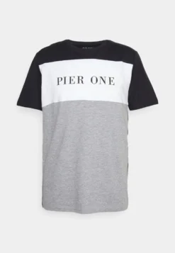 Pier One T-Shirt Print -Black -Pier One Verkoop b26a0a9fe2554dc9b06584b4d598f4ec scaled