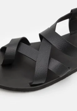Pier One Teensandalen - Black 11 Pier One Teensandalen - Black -Pier One Verkoop bfc9cb202a1044a7af0b0ffa2591ad7d scaled