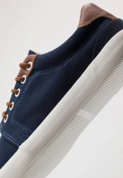 Pier One Unisex - Sneakers Laag - Dark Blue -Pier One Verkoop c4c64a8508b7448e9f9a2c45f00c46e0 scaled