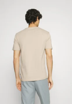 Pier One 5 Pack - T-Shirt Basic - Dark Grey/Dark Blue/Olive -Pier One Verkoop c945902471204c0fbdb85ef87c17d2c9 scaled