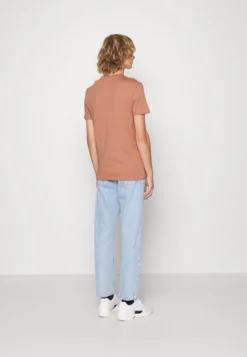 Pier One 5 Pack - T-Shirt Basic - Stone/Blue/Mottled Light Grey - -Pier One Verkoop c9bae0fa22bc47bbb8680e205bc25866 scaled