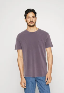 Pier One 5 Pack - T-Shirt Basic - Off-White/Lilac/Light Red 16 Pier One 5 Pack - T-Shirt Basic - Off-White/Lilac/Light Red -Pier One Verkoop dae4109036244fbd9844e9c25259e60e scaled