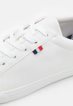 Pier One Unisex - Sneakers Laag - White 11 Pier One Unisex - Sneakers Laag - White -Pier One Verkoop def1a1b8def040e8a2692faf3249e43e scaled