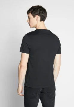 Pier One 3 Pack - T-Shirt Basic - Black/White/Blue -Pier One Verkoop e7497b751f8c4bd498980e2ffe8f6ae0 scaled