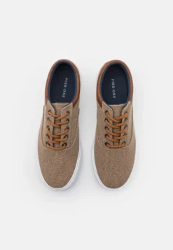 Pier One Sneakers Laag - Taupe -Pier One Verkoop e9072030cb6f46b8b971518332e5e666 scaled