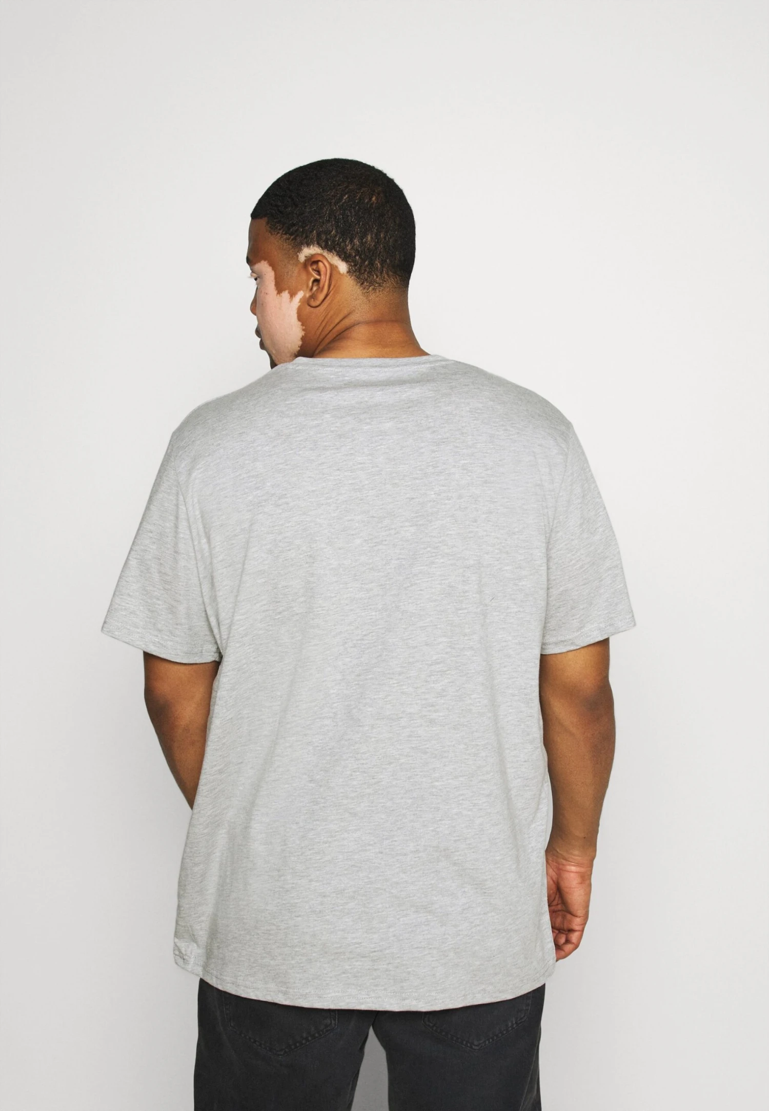 Pier One 5 Pack - T-Shirt Basic - Khaki/Grey/Dark Blue 3 Pier One 5 Pack - T-Shirt Basic - Khaki/Grey/Dark Blue - Afbeelding 3