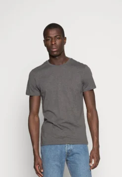 Pier One 3 Pack - T-Shirt Basic - Black/Grey/Green -Pier One Verkoop ee89d58fc61140e19ce307b0b3b5e4cf scaled