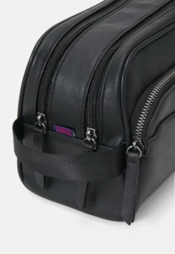 Pier One Toilettas - Black 7 Pier One Toilettas - Black -Pier One Verkoop f533c08f73014507a19f0f1471b18552 scaled