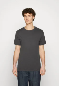 Pier One 5 Pack - T-Shirt Basic - White/Off-White/Light Grey/Beige/Black 15 Pier One 5 Pack - T-Shirt Basic - White/Off-White/Light Grey/Beige/Black -Pier One Verkoop f7ffe8e312bd4910b7876b2c5371988c scaled