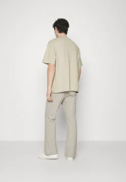 Pier One T-Shirt Basic - Beige -Pier One Verkoop fc1282f8e7114005b687f995a438664d scaled